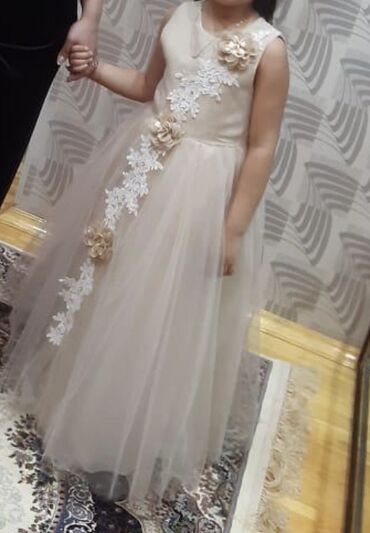 работа возьму девушку на работу: 6 yasli usaq ucun
1defe geyinilib