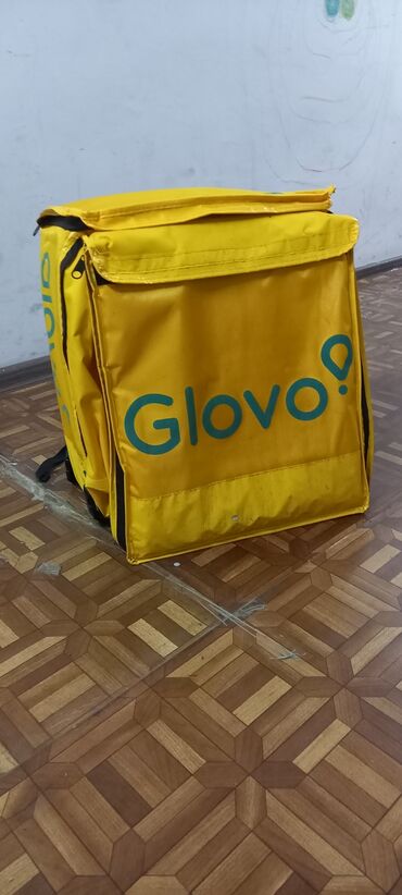 спортивный сумки: Сумка Glovo Всё полностью работает . Сумка новая работал только 1