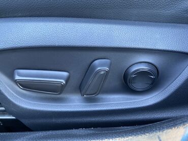 Toyota: Toyota Camry: 2.5 l | 2019 il Sedan — 17