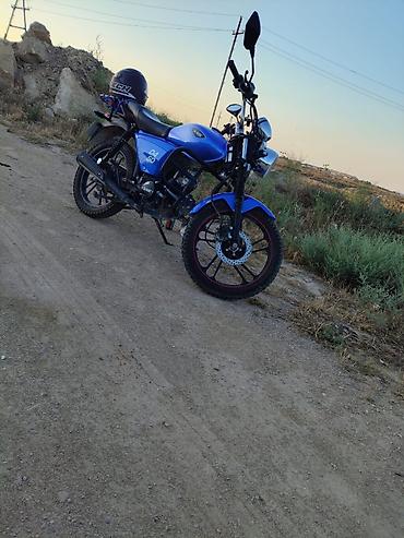 49 kub motosiklet: MSK D4 50 motosiklet - Rəng: mavi - Model üzərində “MSK” emblemi və — 2