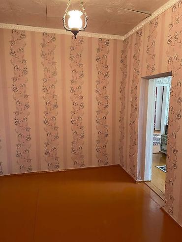 гараж продается: Просторный жилой дом с отдельными изолированными комнатами. - — 3