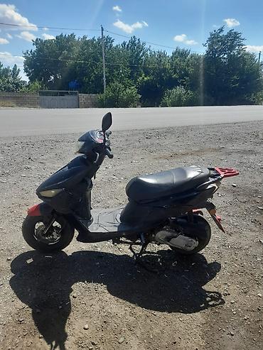 yamaha su motoru: Şəhərdaxili sürüş üçün kompakt skuter - Yanacaq növü: benzin - Gövdə — 6