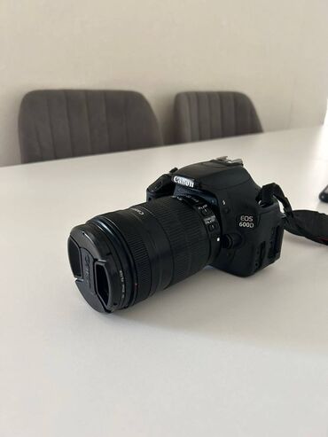 Canon 600D - 18-135MM Lens 2 si bir yerdə satılır, Çantası yoxdur
