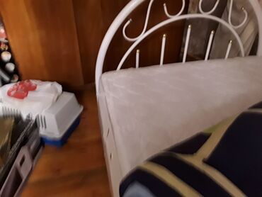 hava dosekleri: Təknəfərlik çarpayı, Bazasız, Matras ilə, Siyirməsiz