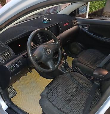 Унаа сатуу: Toyota Corolla: 2004 г., 1.4 л, Кол менен иштөөчү, Бензин, Хетчбек — 2