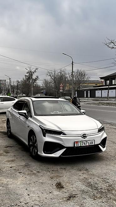 byd e6: GAC Aion S белый седан 2021/7 месяца. Машина идеальном состоянии — 4
