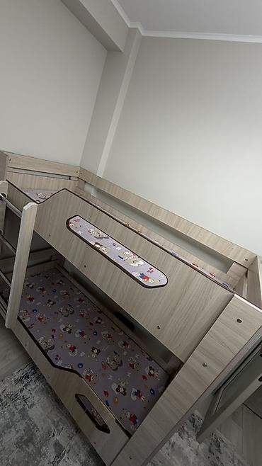 bunk bed: Двухъярусная детская кровать, Б/у, ЛДСП — 4