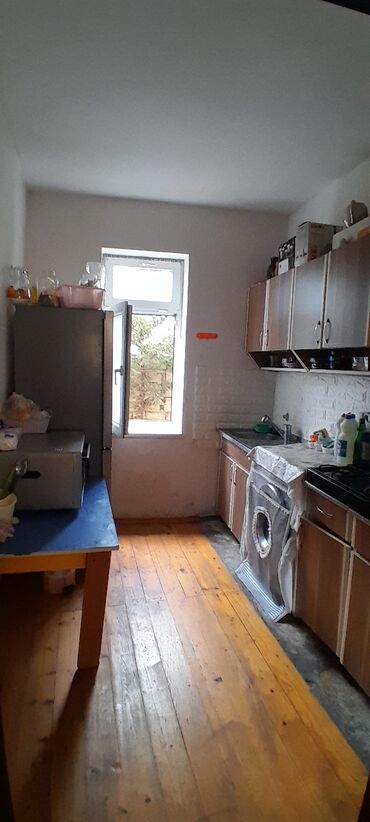 Həyət evləri və villaların satışı: Satılır: həyətli 2 mərtəbəli fərdi yaşayış evi otaglar cox genis — 17