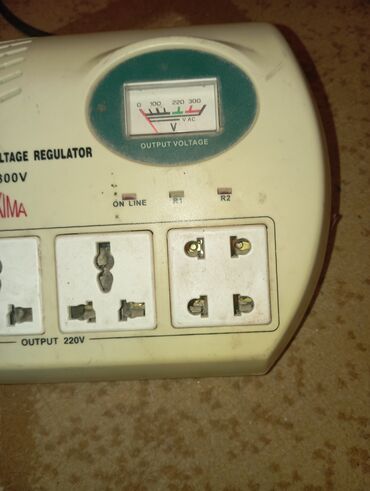 Generatorlar: Maxima SR-800V avtomatik gərginlik tənzimləyicisi. 4 çıxış yuvası ilə — 3