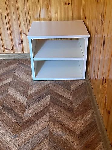 bineqedi gencler seherciyi: Ağ rəngli iki rəfli komod/kiçik şkaf - Material: laminat/LDSP tipli — 1