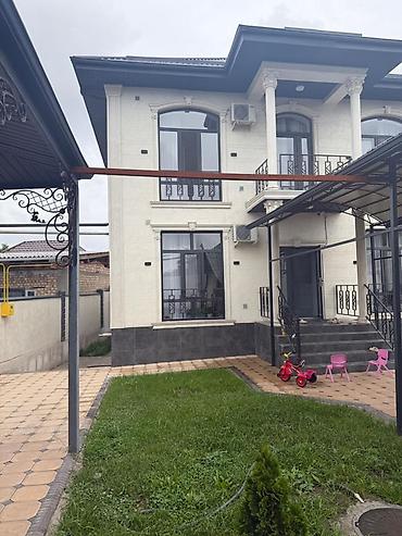 Продажа коттеджей и домов: Продаётся частный дом с благоустроенным участком. - Двухэтажный — 9