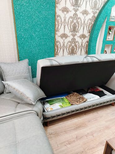 Divan və masa dəstləri: Künc divan dəsti Açılan, bazalı, - Rəng: Açıq boz (boz-yaşıl tonlu) — 25