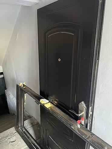 шкаф бесплатно: Отдам даром срочно 🚨 бронь дверь рабочая при закрытии немного заедает — 1