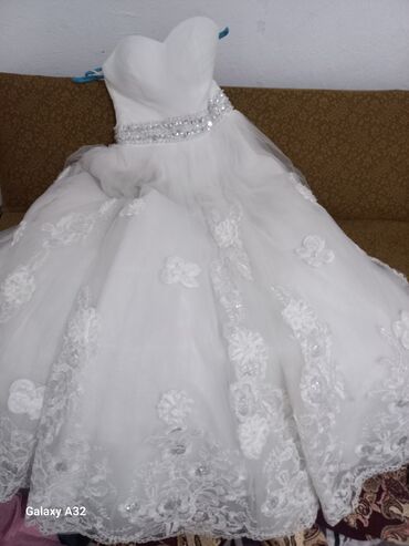 платья турецкий: Свадебное платье! Цвета айвори. В комплекте: болеро, шубка, фата и