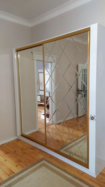 3 eded xoncali taxda qapi lazimdir: Yeni, Düz dolab, Dəhliz dolabı