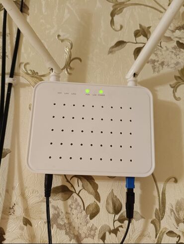 супра микроволновая печь: İki antenli Wi‑Fi router/GPON ONT - Rəng: ağ, divara quraşdırıla