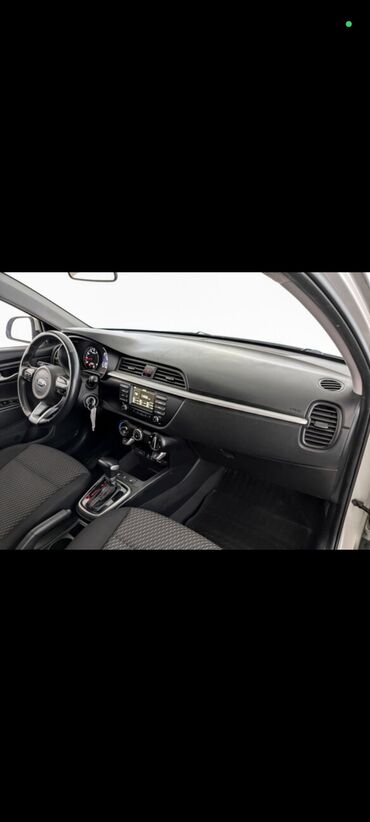 продаю авто внедорожник кроссовер: Kia Rio: 2018 г., 1.6 л, Автомат, Бензин, Хэтчбэк