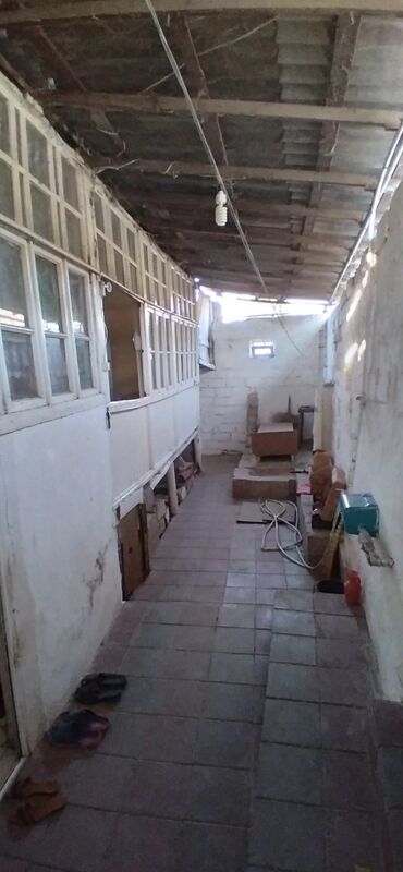 Həyət evləri və villaların satışı: 4 otaqlı, 5 kv. m, Orta təmir — 3