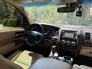 sequia: Toyota Sequoia: 2019 г., 5.7 л, Автомат, Бензин, Внедорожник — 7