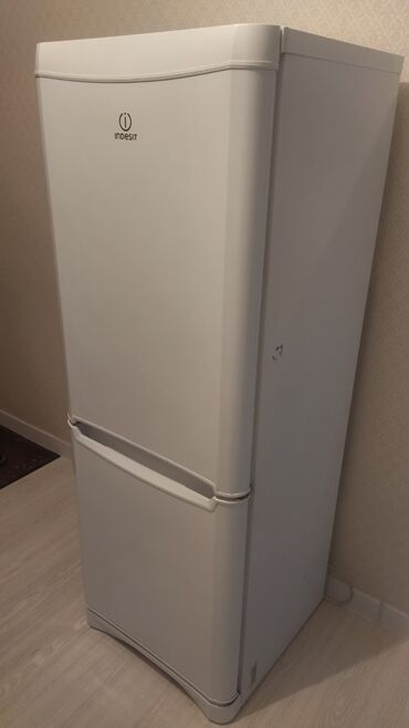 Холодильники: Холодильник Indesit, Б/у, Двухкамерный, 60 * 170 * 60
