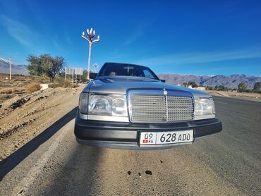 внедорожник продается: Mercedes-Benz E-Class: 1988 г., 2 л, Механика, Бензин, Седан