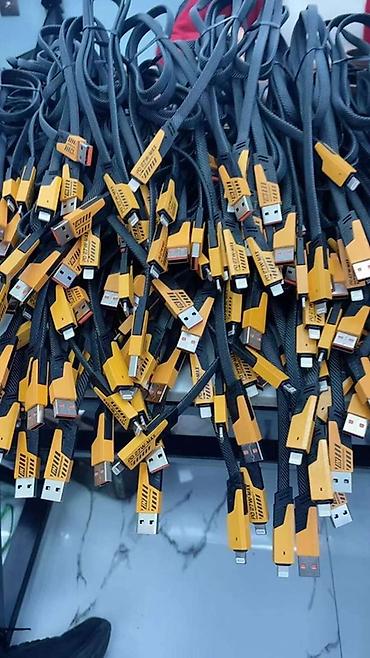 type c: Məhsul: Sürətli Yükləmə Kabeli – Flat Wire - Qoşulmalar: USB‑A → — 4