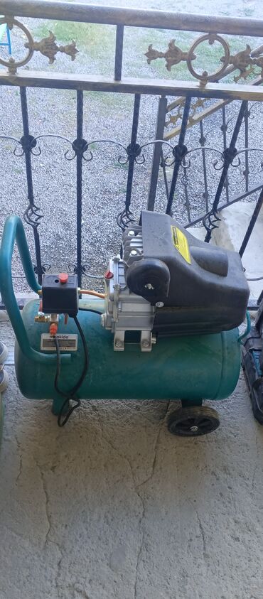 задний фонарь мерседес: - Güclü elektrik mühərriki və yağsız nasos qurğusu - Üst hissədə