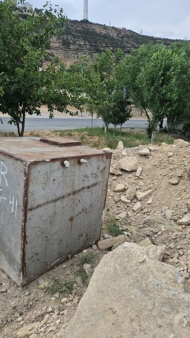 işlenmiş su çeni: Bak, Metal, 2000 l l, İşlənmiş