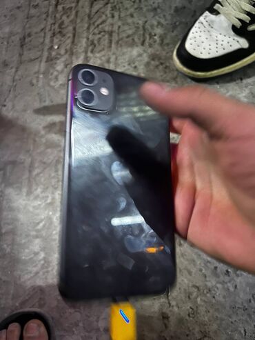 чехол на iphone 11: IPhone 11, Б/у, 64 ГБ, Черный, 70 %