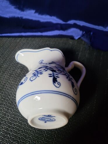 Čajnici: Nov,vintaz bokal za mleko,original cvibl mustra. Nov porcelanski na lalafo.rs — 9 Čajnici: Nov,vintaz bokal za mleko,original cvibl mustra. Nov porcelanski — 9