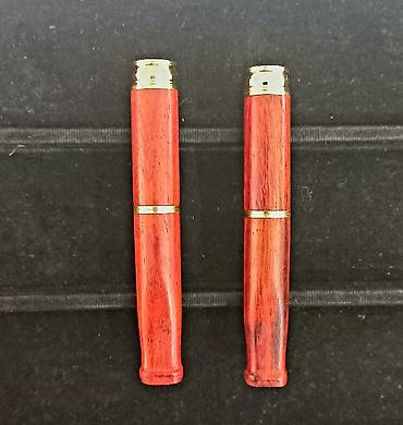 Зажигалки: Элегантный мундштук для сигарет, выполненный в темных тонах, с — 7