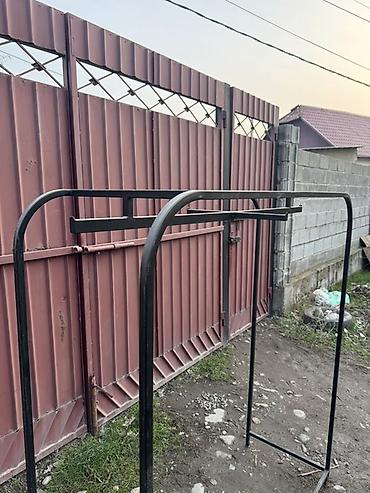 Кронштейны, стойки: Кронштейн для одежды металлический at lalafo.kg — 3 Кронштейны, стойки: Кронштейн для одежды металлический — 3