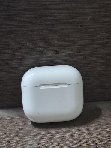 Кулакчындар үчүн кейстер: Кулакчындар үчүн кейс, Apple, Колдонулган, түсү - Ак — 1