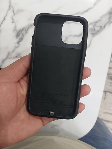 Чехлы: Набор чехлов для iPhone 11 Pro: 1) Аккумуляторный чехол (черный) - — 2