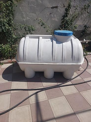 Baklar və çənlər: TÜRKSAN su çəni – 1000 litr - Həcm: 1000 L (korpus üzərində qeyd — 4