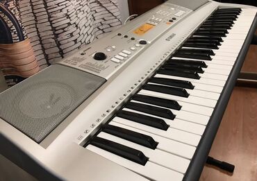 бу синтезатор: Yamaha PSR-E313, аккомпанемент и чувствительные клавиши, в отличном