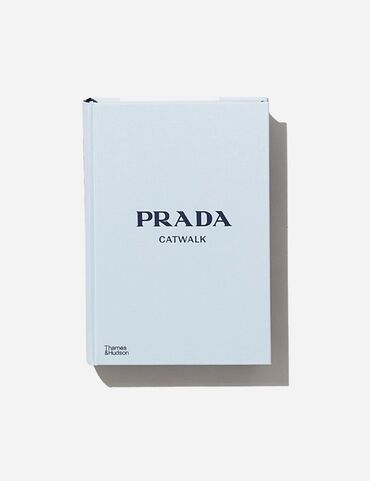 схемы для плетения бисером: PRADA CATWALK 📖 Коллекционная книга для интерьера Prada Catwalk –