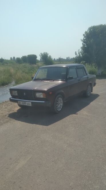 продам срочно машину: Сатылат Инжектр абалы орто 2010жыл
