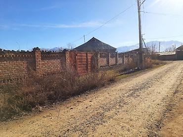 Продажа коттеджей и домов: Дом на участке 25 соток,г.Кара-Балта,село Бекитай. - Кирпичный — 4