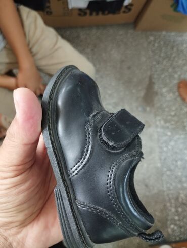 осеняя обувь: Обувь в большом ассортименте б/у есть новые находится в Токмоке 1й
