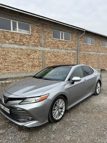 работа в оше продавец: Toyota Camry: 2018 г., 2.5 л, Автомат, Бензин, Седан