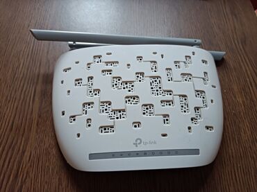 Modemlər və şəbəkə avadanlıqları: Salam Tplink modem 1 ilin modemidi normal veziyyetdedi hec bir