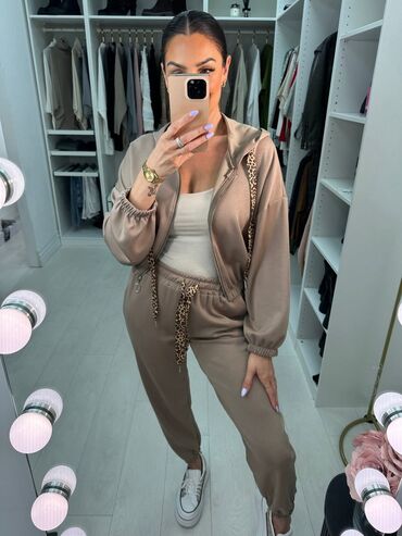 Gornji i donji deo: ✨️MODEL KOMPLET /DUKS-DONJI DEO TRENERKA✨️ 🎀🎀Ženske trenerke, kako sa — 9