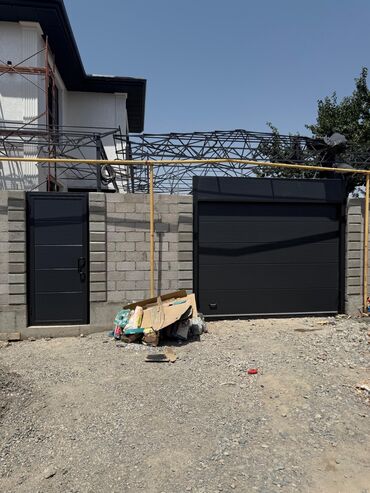 Секционные ворота: – Жогору көтөрүлөт — орун үнөмдөлөт – Кооз жана бекем көрүнүш — — 11