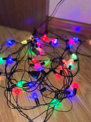 Yolka işıqları: 1.85 hündürlüyündə yolka münasib qiymətə satılır və üzərində bütün — 14