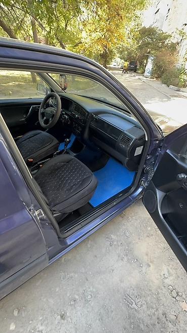 Volkswagen: Volkswagen Golf: 1994 г., 1.6 л, Механика, Бензин, Хэтчбэк — 9
