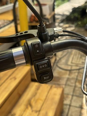 Электровелосипеды: Электрический скутер (городской e-bike) с двумя сиденьями и корзиной — 2