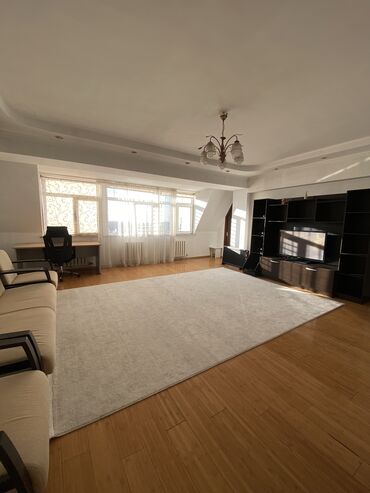 сдается квартира 6 микрорайон: 2 бөлмө, 100 кв. м, Жеке план, 9 кабат, Косметикалык ремонт