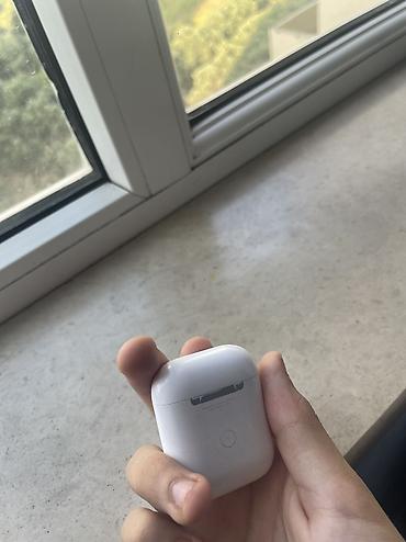 apple simli qulaqlıq: Airpods nəsil 2 : model A2032 / A2031 orta veziyyetdedir - Rəng: ağ - — 3