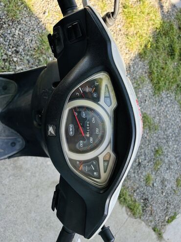 скутер квадроцикл: Скутер Honda, 110 куб. см, Бензин, Б/у
